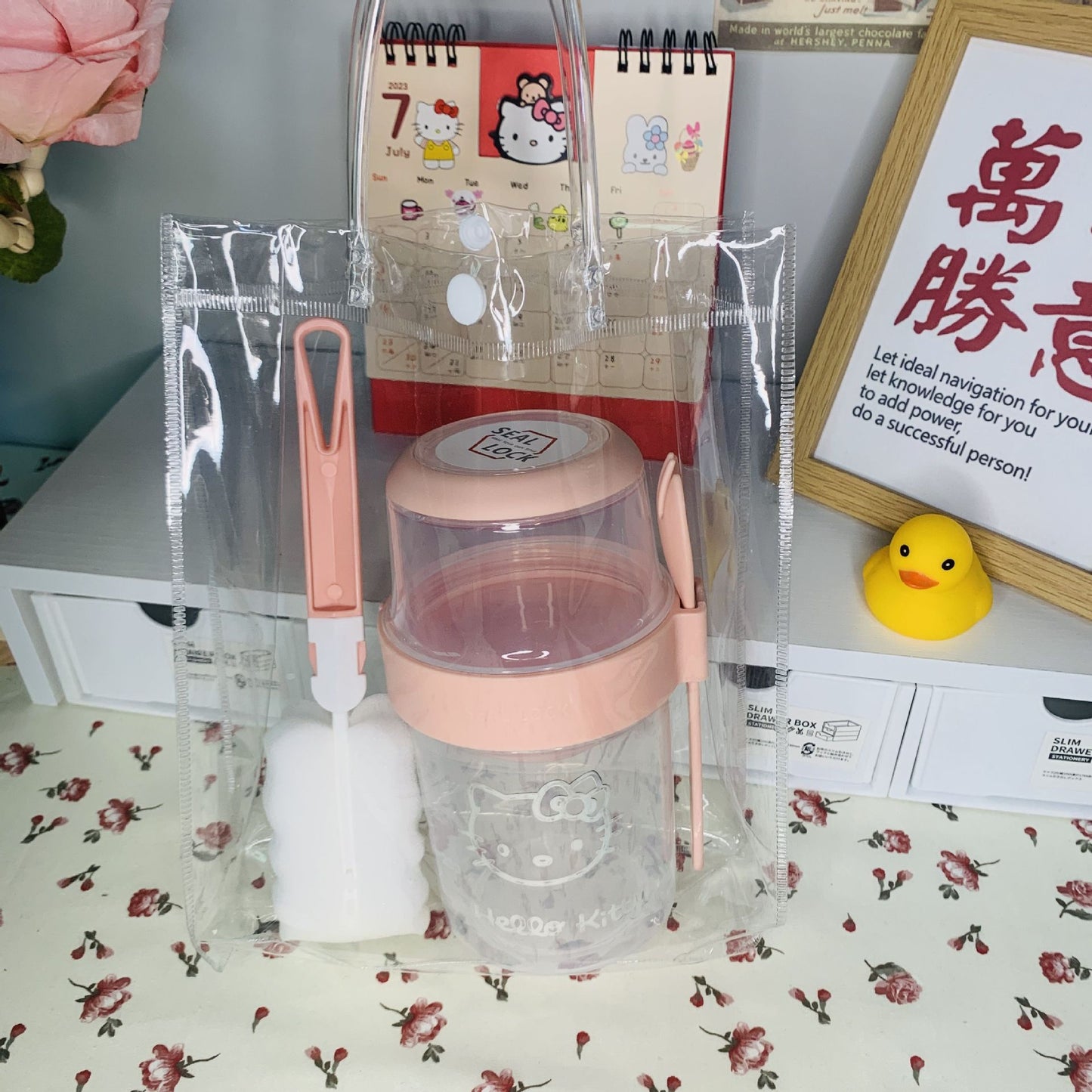 Hello Kitty Salad Cup Fruit and Vegetable Container with Fork Brush Portable Blag, Breadfast Lunch to take away